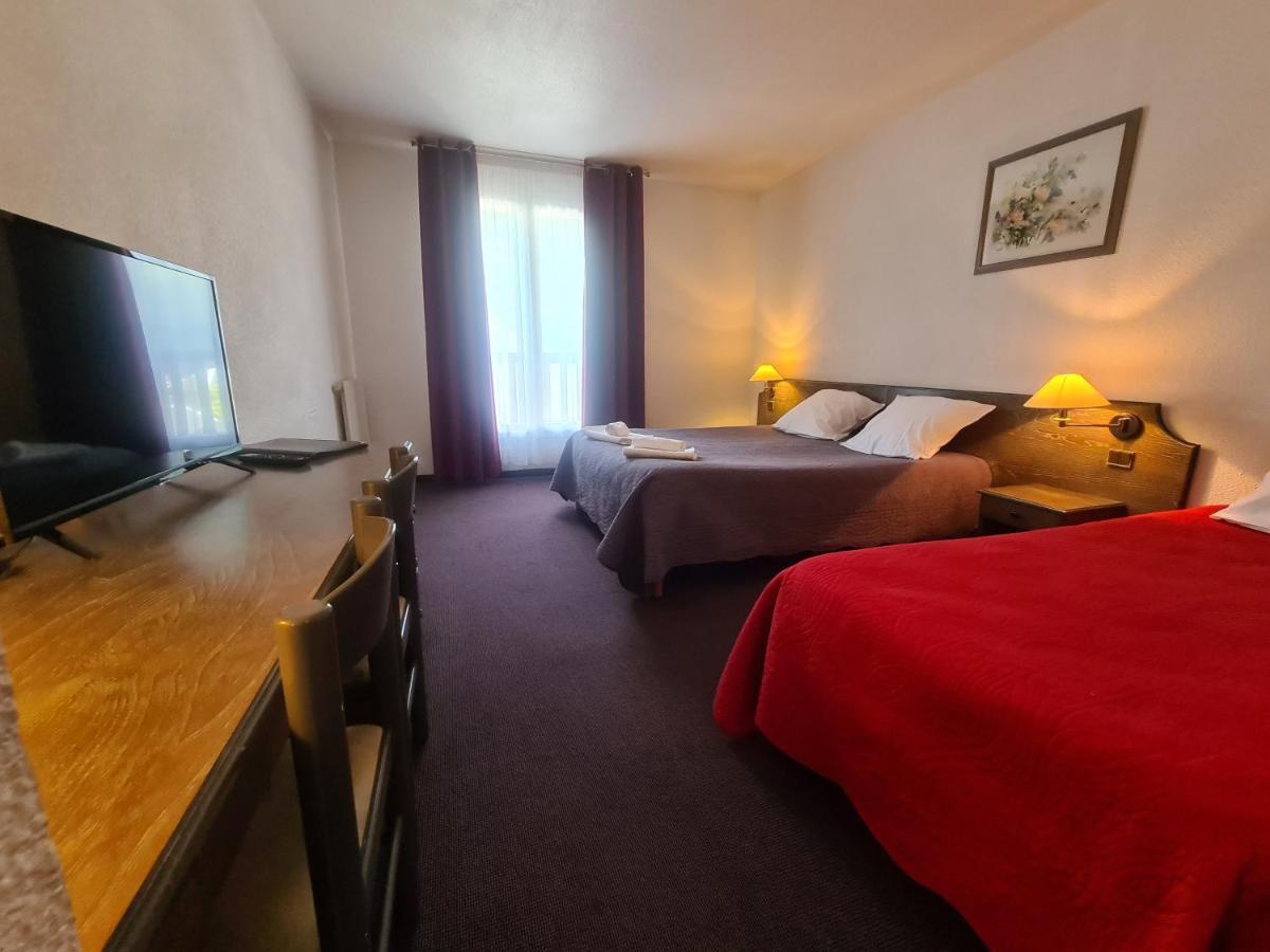 Hotel Le Montaigu Люс-Сен-Совёр Экстерьер фото